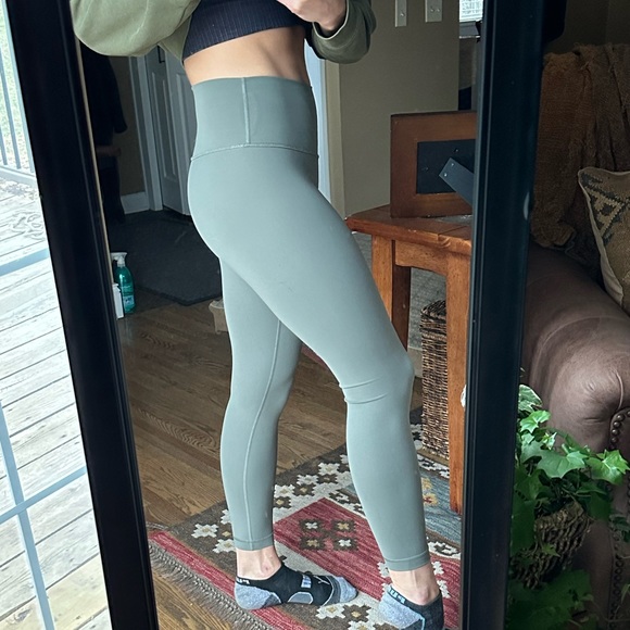 Lululemon Wunder Under - Picture 1 of 4